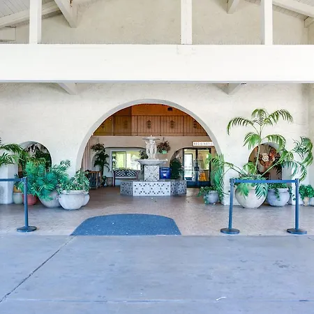 California Suites Hotel-3