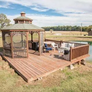 Bullwinkles Rustic Lodge-2