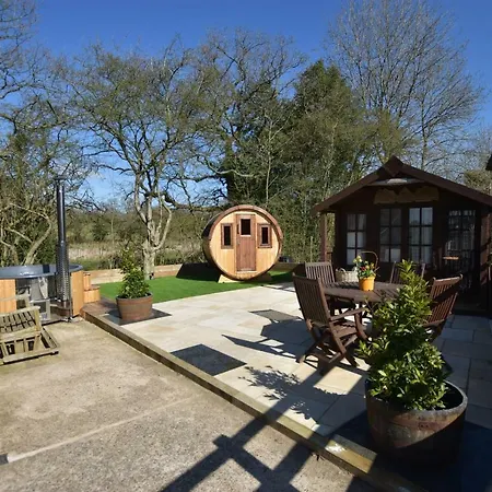 Oak Tree Stables Cottage-3