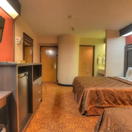 Smoky Mountain Inn & Suites-2