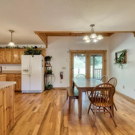 Cherokee Lodge-3
