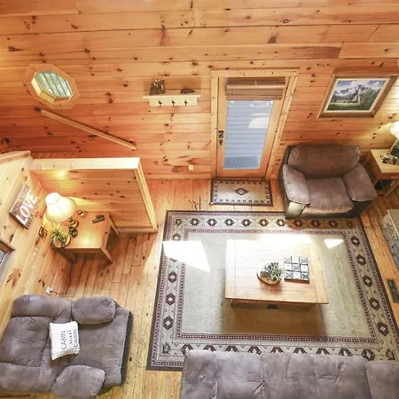 Mountain Serenity Cabin-3