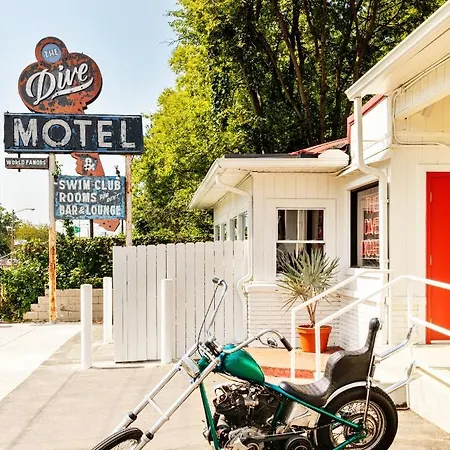 The Dive Motel And Swim Club-2