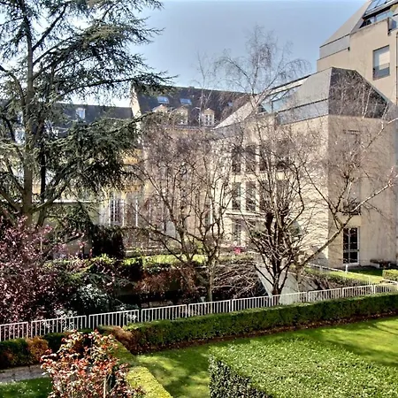 Assia & Nathalie - Luxury B&B Marais-3