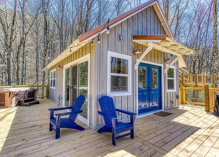 Chasing Fireflies Treehouse, Hot Tub, Wifi, As Seen On Barnwood Builders!!! Sevierville