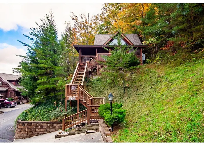 Stairway To Heaven - Hot Tub, Pool, Prime Location Villa Pigeon Forge
