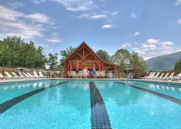 Smoky Mountain Splendor Two Third Acre 2 King Master Suites Pigeon Forge