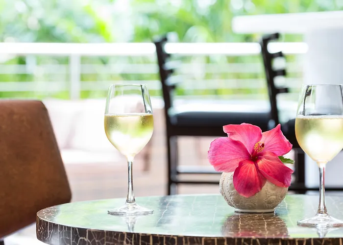 Courtyard By Marriott Waikiki Beach Honolulu