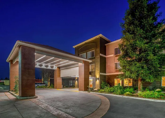 La Quinta By Wyndham Bakersfield North Hotel