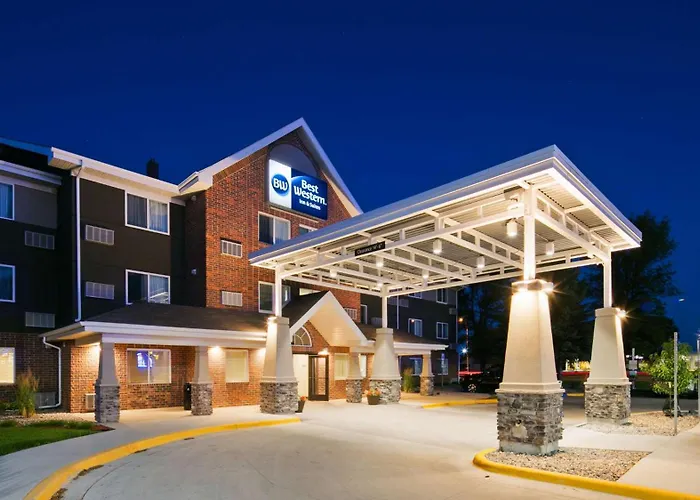 Best Western Harvest Inn & Suites Grand Forks