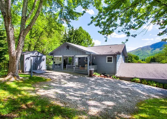 Ole Smoky Bnb - Game Room, Hot Tub, Mtn Views! Pigeon Forge