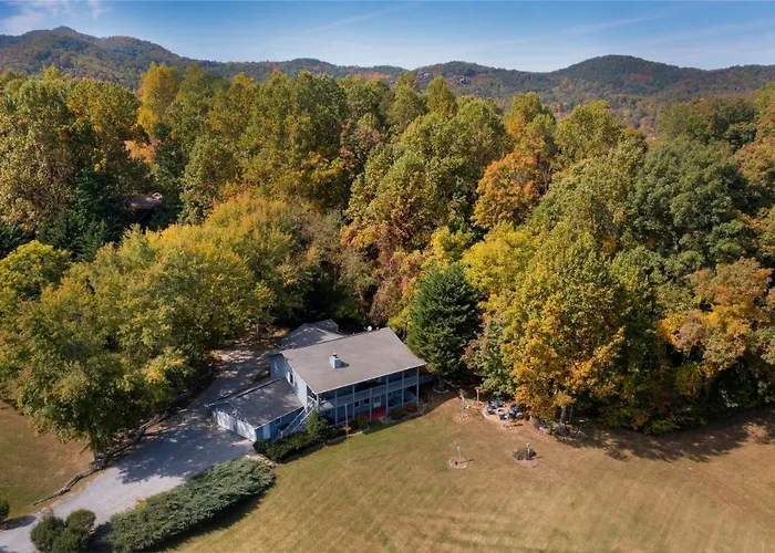Ole Smoky Bnb - Game Room, Hot Tub, Mtn Views! Pigeon Forge