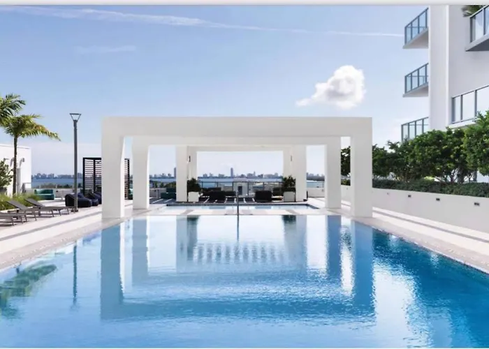 Sleek 2Bd 2Ba Condo In Miami Design District