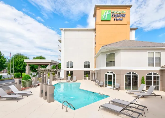 Holiday Inn Express & Suites Asheville Sw - Outlet Ctr Area By Ihg