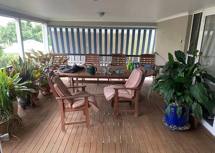 4Br Exec Large House Close To Shops,Train & Buses Brisbane