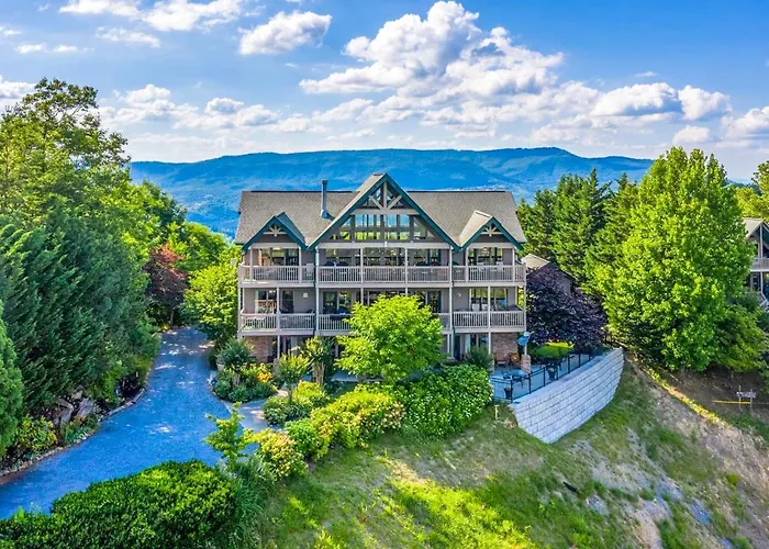 Tanasi Lodge - Reunions, Retreats, Weddings, Family Getaways Sevierville
