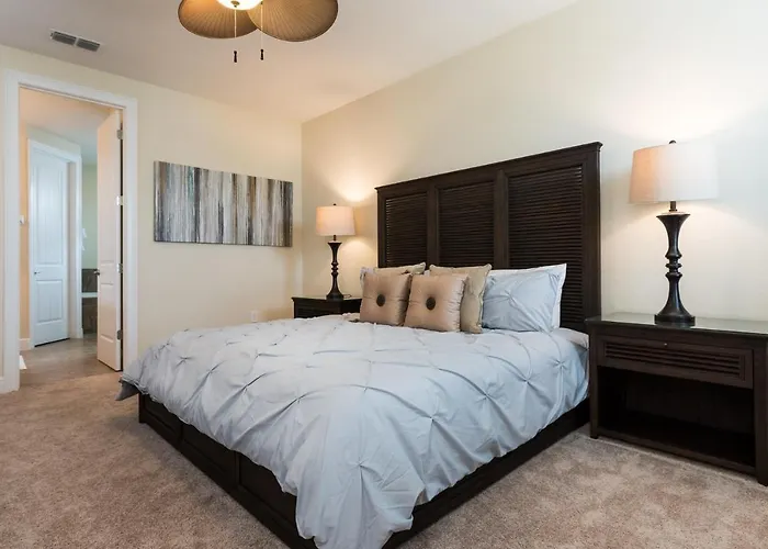 Wilmington Loop 6 Bedroom Luxury Villa With Pool And Spa Orlando
