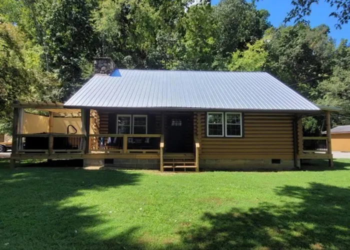 Creekside Hideaway - Real Log Cabin W/Great Location Pigeon Forge