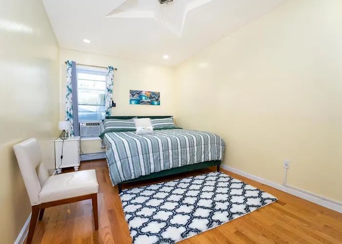 A Slice Of Paradise Awaits You! New York