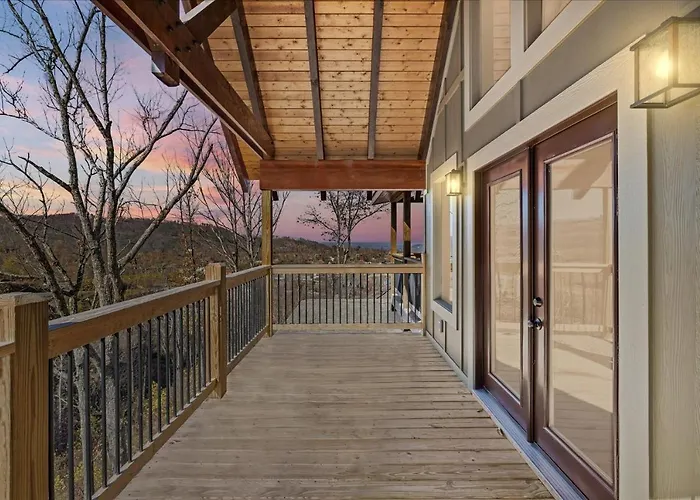 Smokey Treats Cabin Gatlinburg