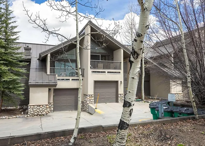 Chimney Ridge Sunflower Townhome: Walk To Lift, Private Hot Tub Breckenridge