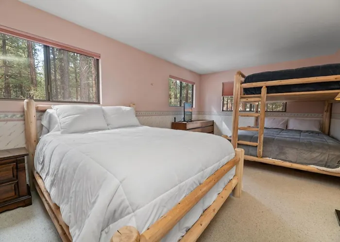 Avalon Retreat - A Well-Furnished Cabin With A Pool Table And A Hot Tub! Big Bear Lake
