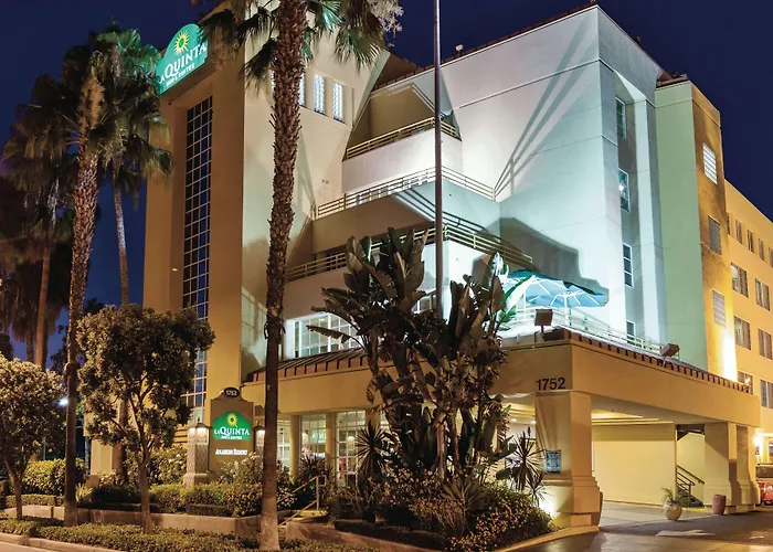La Quinta By Wyndham Anaheim Hotel