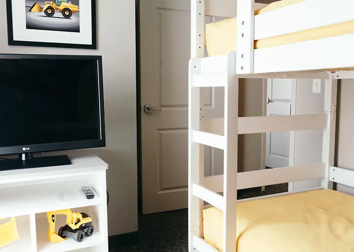 Holiday Inn And Suites East Peoria By Ihg
