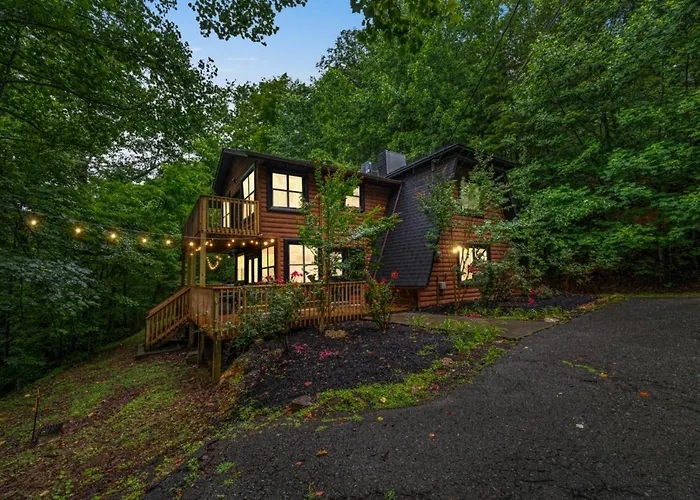 Sugar Bear Cabin With Hot Tub And Fire Pit Pigeon Forge
