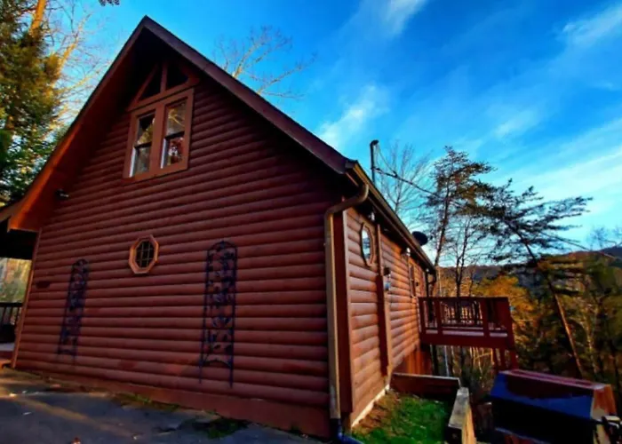Mountain Mist - Secluded Cabin, Mtn View, Hot Tub! Sevierville