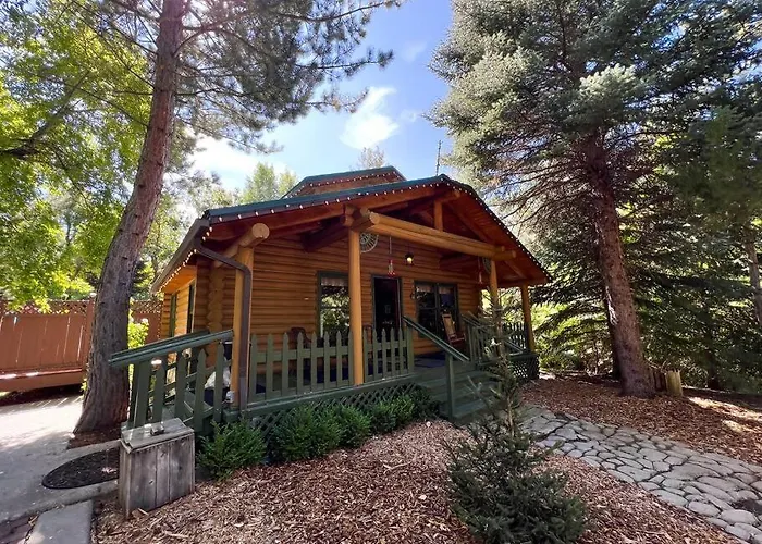 Cozy Forest Cottage At La Caille Sandy