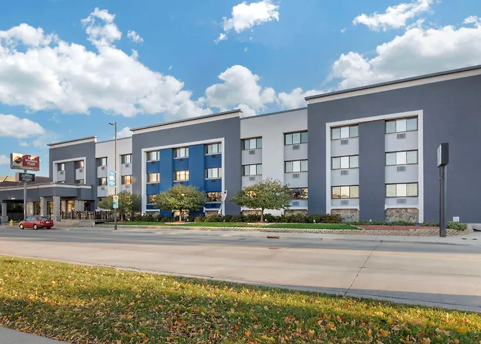 Best Western Plus Milwaukee West