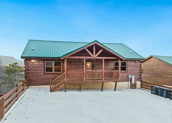 Splashing Heavenly Retreat, Private Indoor Pool, Game Room, Wifi, 560 Free Tickets Each Paid Day Sevierville