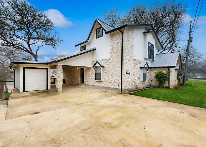 Waterside Haven Villa New Braunfels
