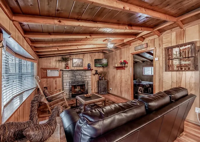 Knotty Pine: A Cute Ruidoso Classic With A Private Hot Tub!