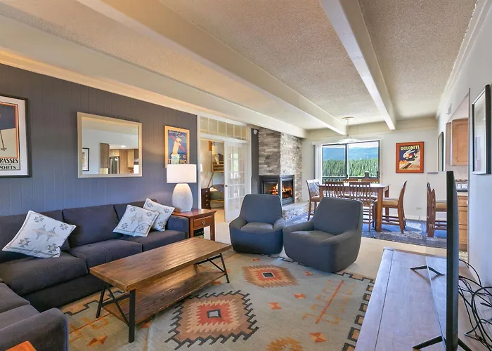 Ski Racquet Club Condo: Fantastic Views, Beautifully Remodeled Breckenridge