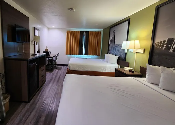 Super 8 By Wyndham Austin North/University Area