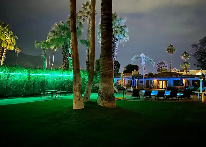 Vista Grande Resort - A Gay Men'S Resort Palm Springs