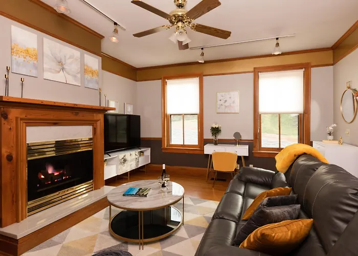 Riverboat Suites Galena