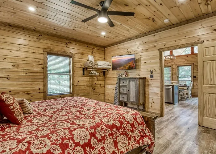 Ern841 - Sweet Feet Retreat - Location, Location, And Private Indoor Pool! Cabin Pigeon Forge