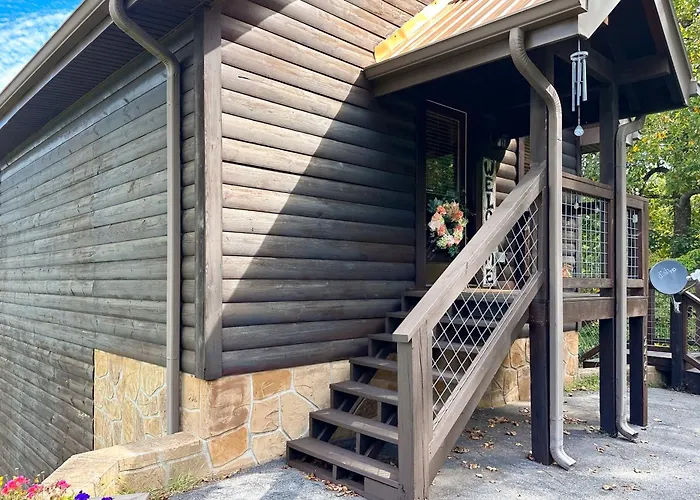 Little Black Bear Retreat Pigeon Forge