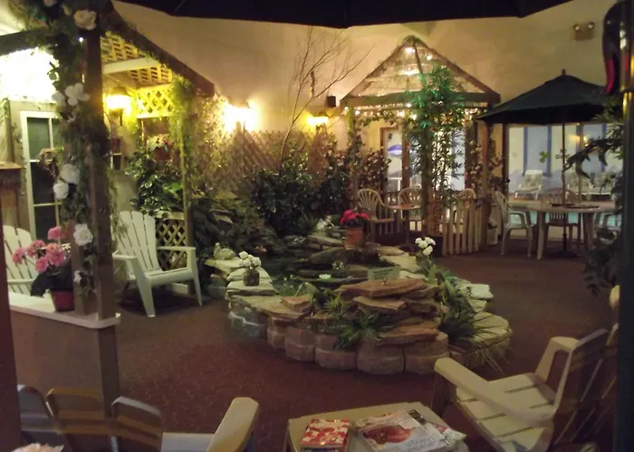 Colonial Resort-1000Islands Gananoque