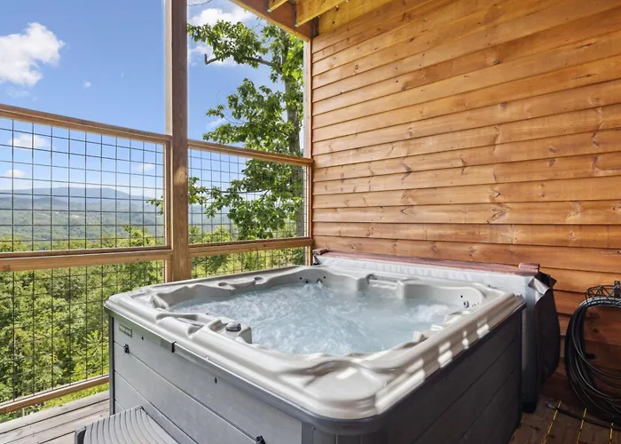 Oakley Lodge: Luxury Cabin W/ Mtn Views Indoor Pool • Hot Tub Sevierville