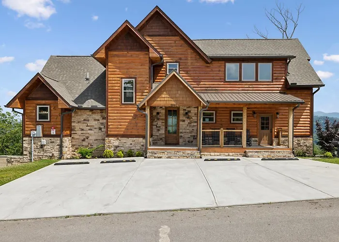 Oakley Lodge: Luxury Cabin W/ Mtn Views Indoor Pool • Hot Tub Sevierville