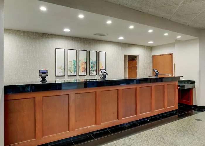 Drury Inn & Suites Birmingham Lakeshore Drive