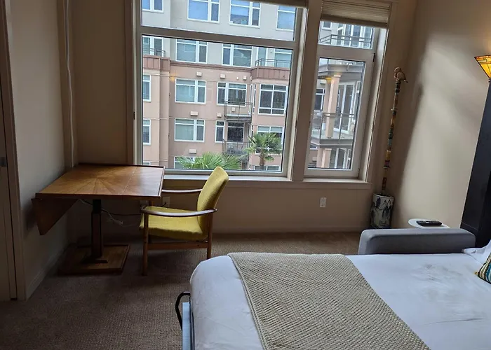 New Downtown 2 Beds, 2 Baths Waterfront Alaska 335 Seattle