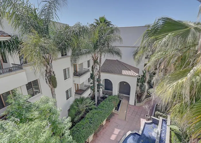 Penthouse One Bedroom Garden View Condo By Ucla Los Angeles