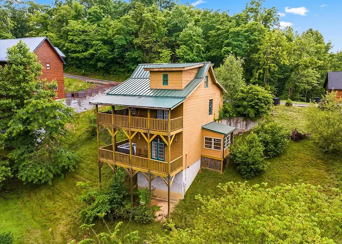 Happy Hideaway Villa Sevierville