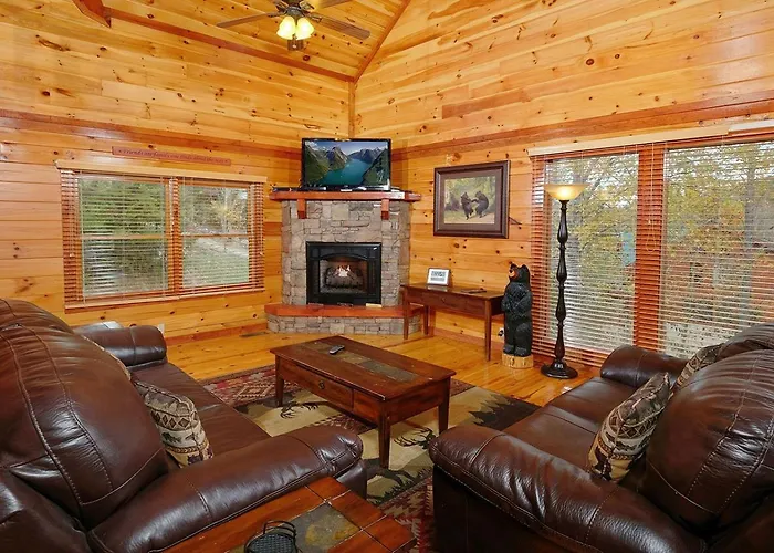 Big Bear Plunge Villa Pigeon Forge