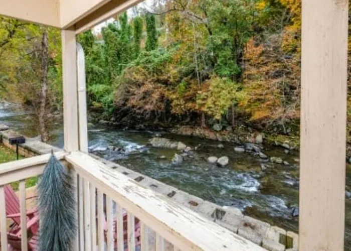Simones Cottage Gatlinburg